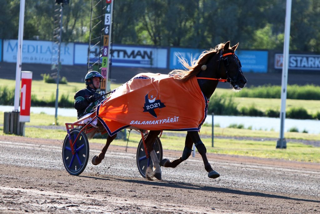 Patri Filatoff voitti Orvar Iverillä.